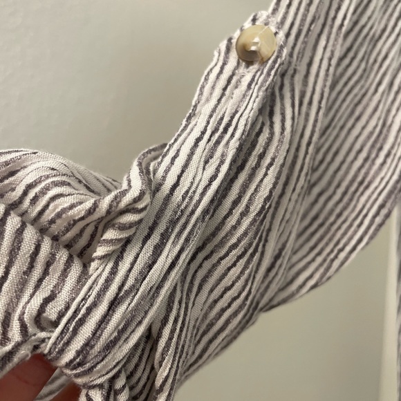 Lightweight cropped button down - Picture 4 of 4